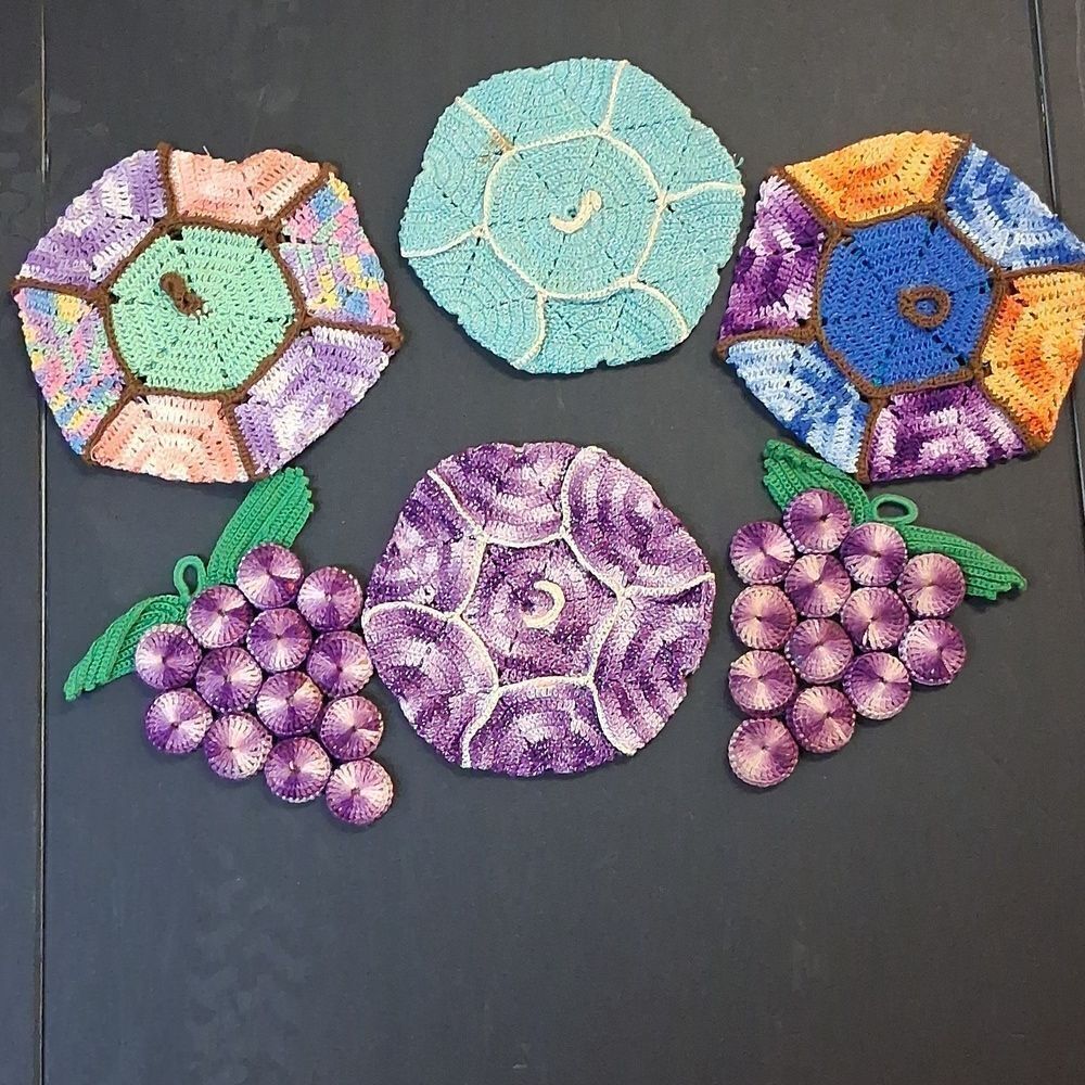 Purple Grape‎ Cluster Hand Crocheted Bottle Cap Hot Pad/ Coasters/potholder Set